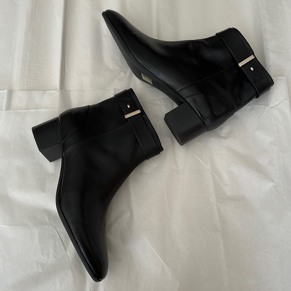 Boots ankle style black leather 9.5M
